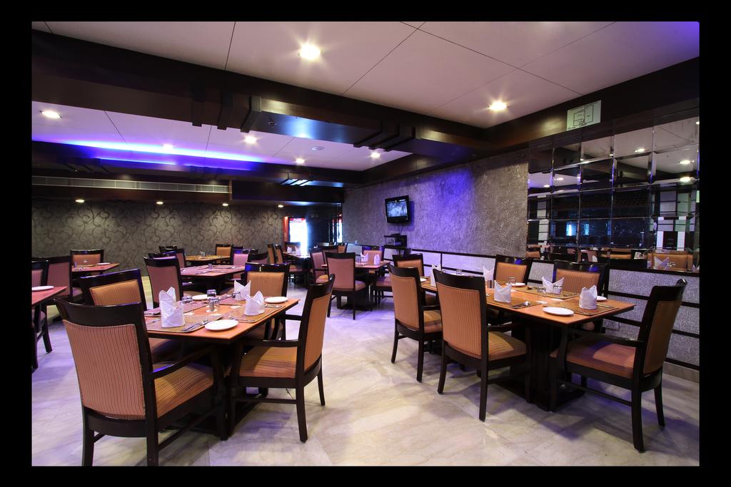 Southgate Hotel Delhi Restaurant
