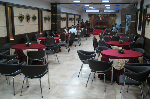 Le Cadre Hotel Delhi Restaurant