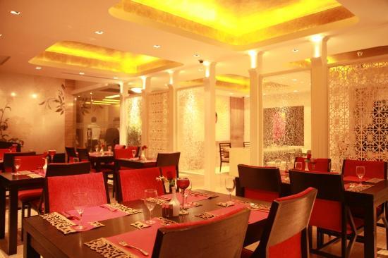 The Allure Hotel Delhi Restaurant
