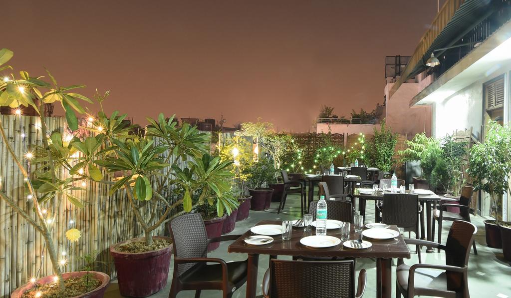 De Holiday International Hotel Delhi Restaurant