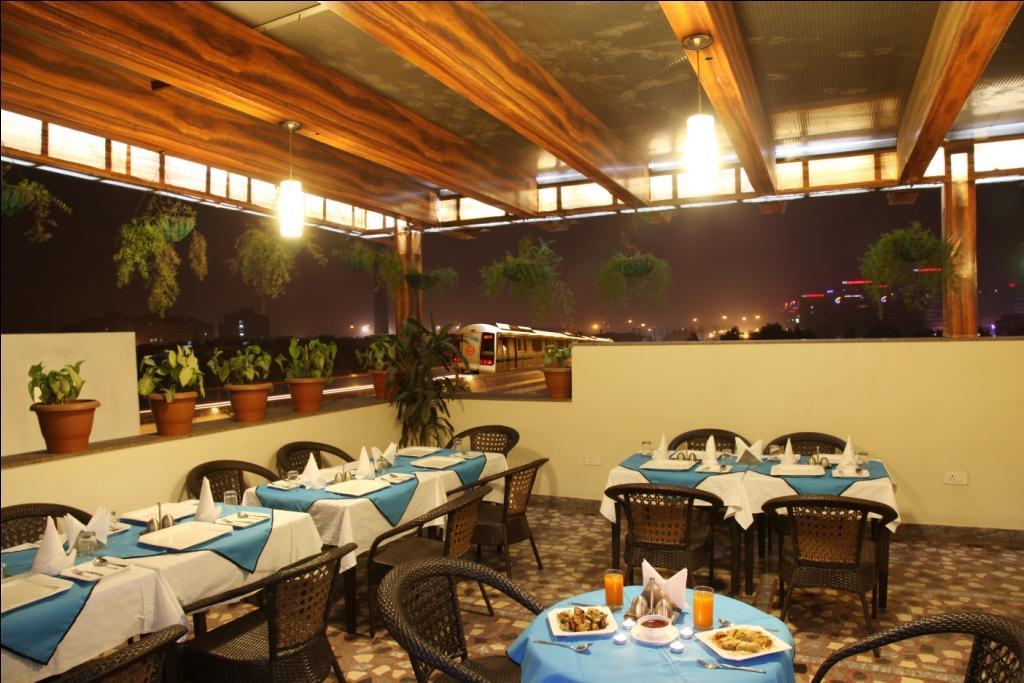 A And M Ressidency Hotel Delhi Restaurant