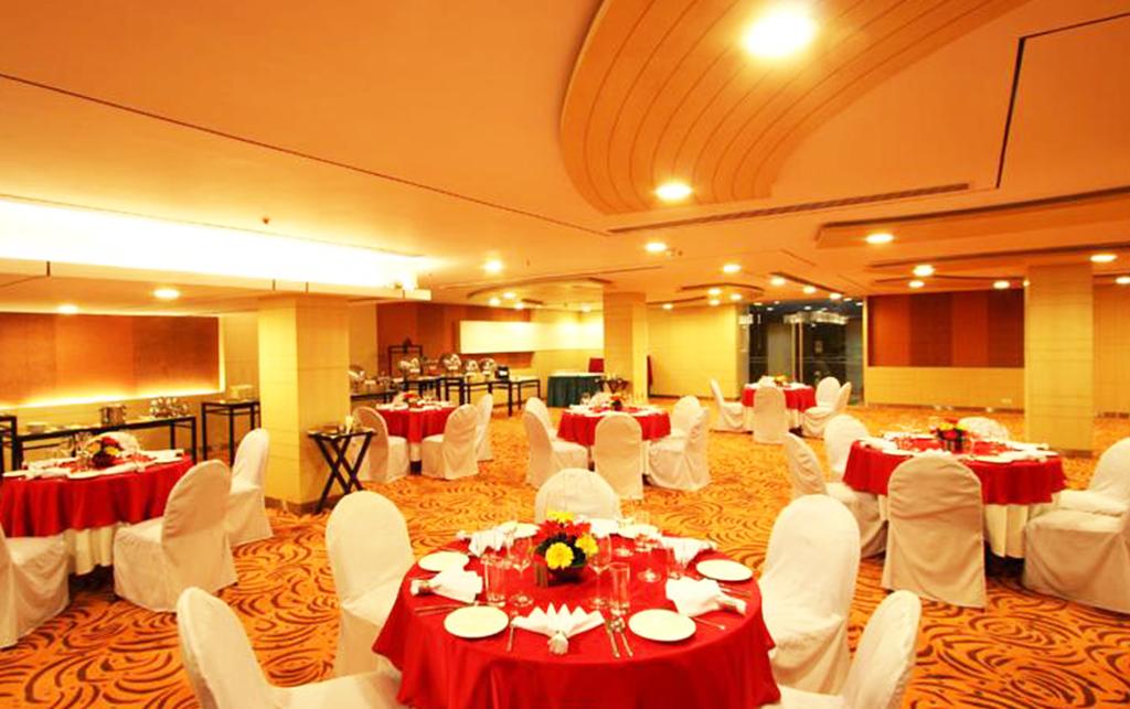 A Silver Ferns Hotel Delhi Restaurant