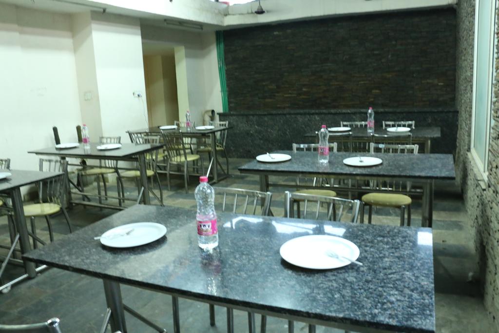 Benz International Hotel Delhi Restaurant