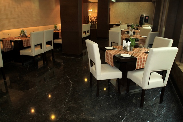 City Park Hotel Delhi Restaurant