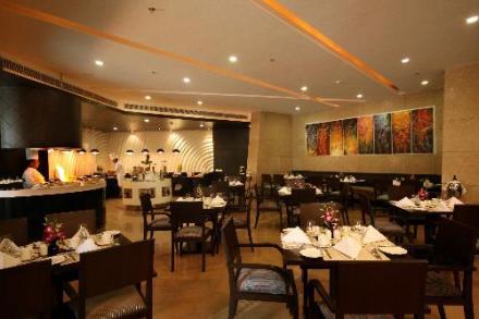 Golden Tulip Hotel Delhi Restaurant