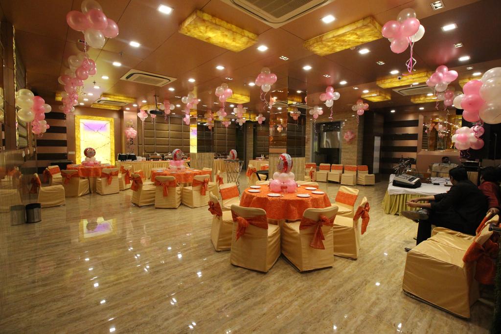 Golden Grand Hotel Delhi Restaurant