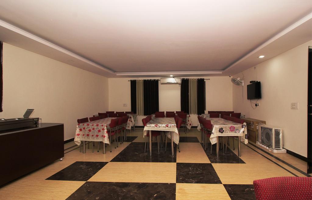 Jindal Palace Hotel Delhi Restaurant