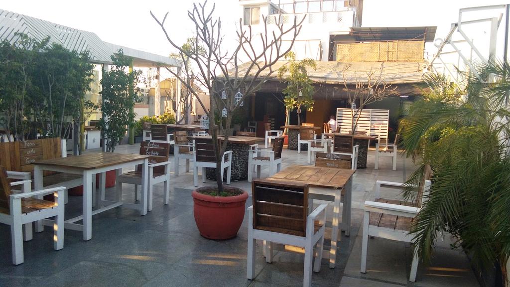 The White Clove Hotel Delhi Restaurant