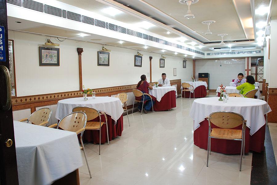 Amar Inn Hotel Delhi Restaurant
