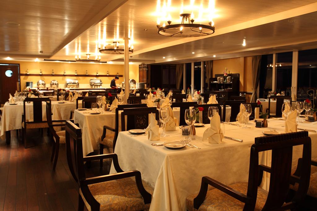 Calista Resort Delhi Restaurant