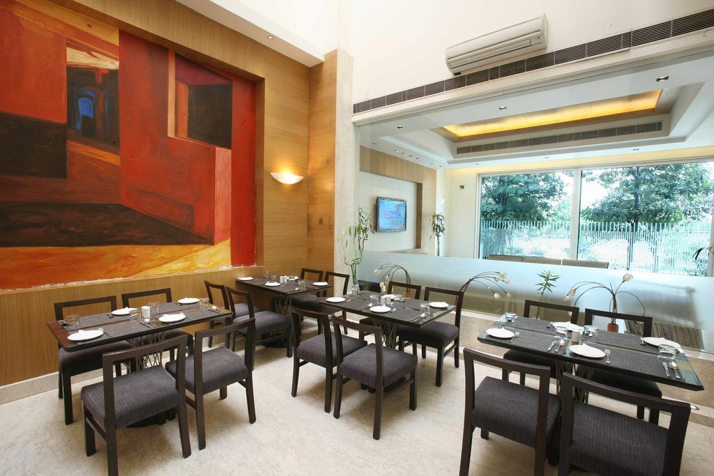 Saket 27 Hotel Delhi Restaurant