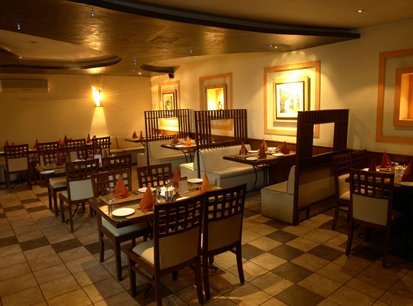 Cedar Court Hotel Delhi Restaurant