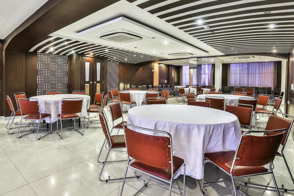 Airport Grand Hotel Delhi Restaurant