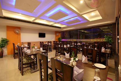 Emarald Hotel Delhi Restaurant